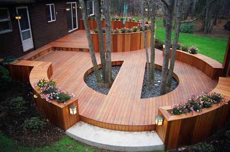 Deck Around Trees, Contemporary Deck, Landscaping Around Trees, Tenda Camping, Wooden Deck, Deck Construction, House Deck, Diy Deck, Backyard Deck