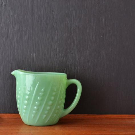 Jadeite Dishes, Anchor Hocking Glassware, Cooks Kitchen, Vintage Jadeite, Jadite Green, Turquoise Kitchen, Milk Pitcher, Green Glassware, Classic Kitchen