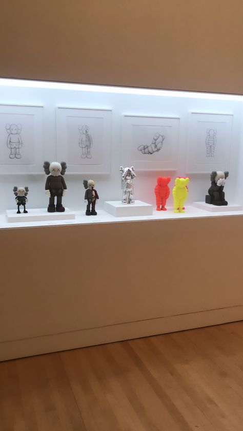 Kaws Figures In Room, Bearbrick Display, Kaws Figures, Pin Wall, Concept Art Gallery, Pretty Wallpaper Ipad, Figurine Display, Future Apartment Decor, Nyc Art