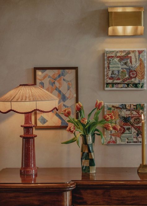 Bloomsbury Aesthetic, Bloomsbury Group, Flowers Vase, Dream Apartment, Apartment Inspiration, Bunch Of Flowers, Dream House Decor, Interior Inspo, My New Room