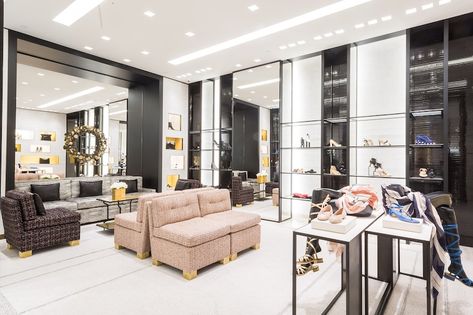 Shoe Store Design, French Luxury Brands, Retail Interior Design, Chanel Boutique, Chanel Store, Parisian Apartment, Boutique Interior, Retail Interior, Store Design Interior