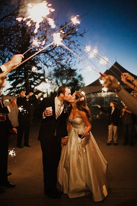 28 Amazing Ceremony Exits and Reception Send-Off Photos Cranberry Wedding, Night Wedding Photos, Wedding Shot List, Advice For Bride, Wedding Exits, Boda Mexicana, Wedding Sparklers, Tipi Wedding, Festival Wedding