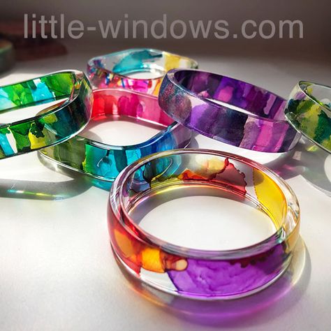 Cast Colorful Alcohol Ink Strips in Resin with little-windows.com – Little Windows Brilliant Resin and Supplies Alcohol Ink Resin Jewelry, Resin Ring Ideas, Alcohol Ink Jewelry, Resin Arts, Nail Polish Pens, Amazing Resin, Ink Techniques, Resin Making, Resin Jewelry Diy