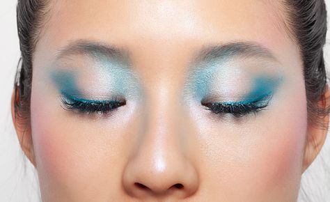 Make a Splash This Halloween with These Quick and Easy Mermaid Looks | Beautylish Easy Mermaid Makeup, Dark Mermaid Makeup, Mermaid Eye Makeup, Mermaid Eyeshadow, Mermaid Makeup Tutorial, Mermaid Eyes, Beach Wedding Makeup, Dark Mermaid, Makeup Cute