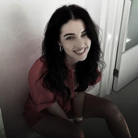 Adaline Kane, Adelaide Kane Aesthetic, Adelaide Kane Icons, Adelaide Clemens, Adeline Kane, Cora Hale, Mary Stuart, Adelaide Kane, Dark Makeup