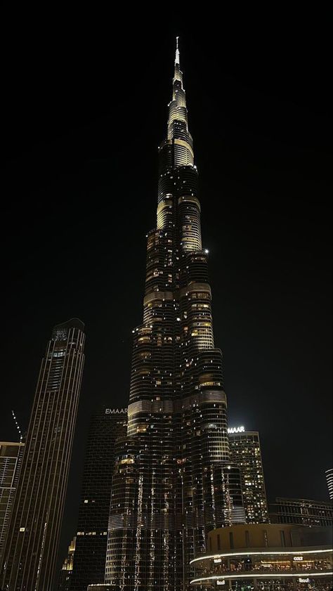 Dubai Burj Khalifa, City View Night, Dubai Vacation, Dubai Aesthetic, Amoled Wallpapers, Dubai City, Night Scenery, Luxury Lifestyle Dreams, City Vibe