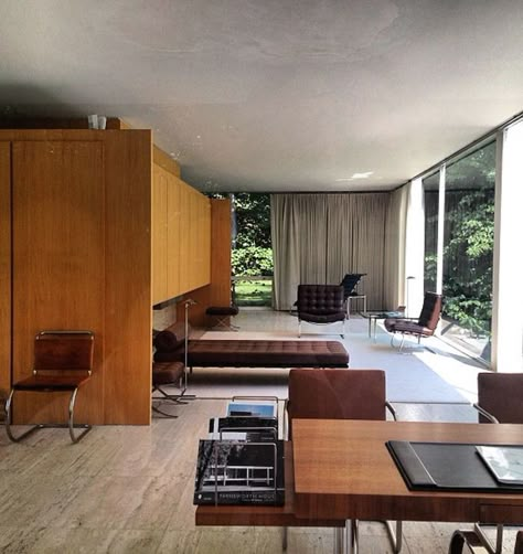 Bauhaus Interior Design, Bauhaus Interior, Modernist Interior, Farnsworth House, Ludwig Mies Van Der Rohe, Mid Century Modern Interiors, Design Blogs, Bauhaus Design, Yacht Design