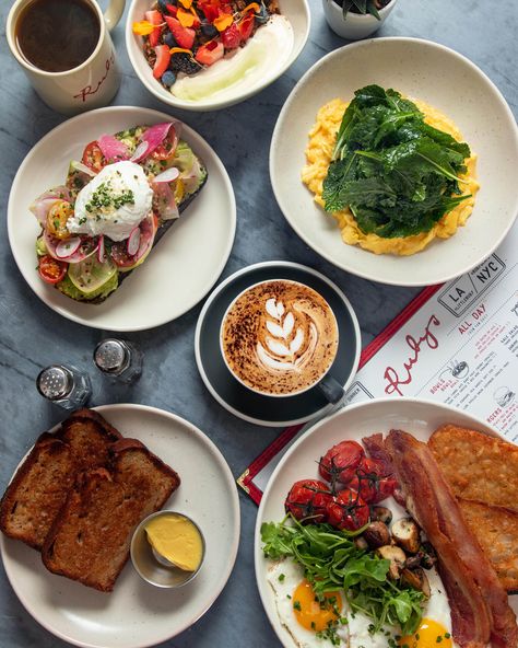 Cute Coffee Shops, Cafe Nyc, Falafel Salad, Brunch Inspiration, Brunch Cafe, Breakfast Cafe, Full English Breakfast, Halal Food, Smashed Avocado