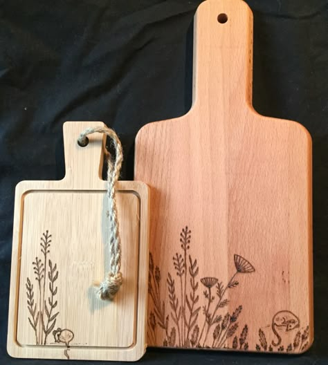 Easy Wood Burning Patterns, Pirogravura Ideas, Pirografo Ideas, Wood Burning Patterns Free, Wood Burning Art Patterns, Simple Wood Burning Patterns, Wood Burning Signs, Burnt Cheese, Beginner Wood Burning