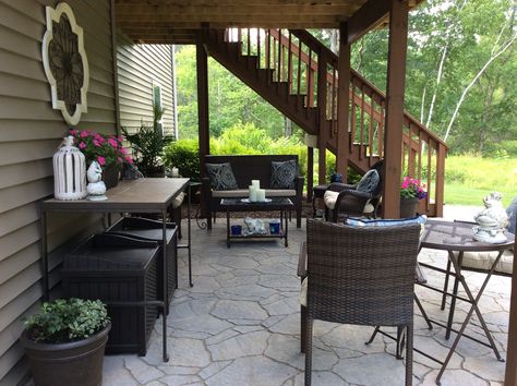 Under deck patio Under Deck Patio Ideas, Under Deck Patio, Deck Patio Ideas, Under Deck Landscaping, Pallet Patio Decks, Patio Under Decks, Deck Landscaping, Under Deck, Low Deck