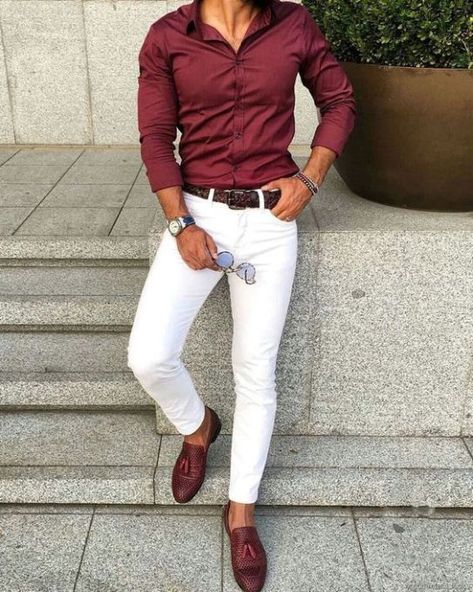 7 Must Have Chinos And Shirt Colors For 7 Different Looks This Season ⋆ Page 2 of 3 White Chinos, White Jeans Men, Formal Men Outfit, Formal Mens Fashion, Dapper Gentleman, Hipster Mens Fashion, Outfit Jeans, Mens Fashion Classy, Mens Fashion Casual Outfits