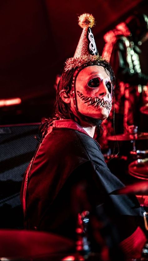 Jay Weinberg Mask, Jay Weinberg, Arte Heavy Metal, Slipknot Band, Birthday Post, Limp Bizkit, Band Humor, Masked Man