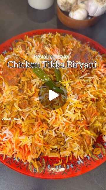 Fathima Yusuf (Shadiya) on Instagram: "Chicken Tikka Biryani !!  Enjoy the aromatic flavours of Chicken Tikka Biryani, delicious tender chicken tikka pieces, and fragrant basmati rice.  LIKE, SAVE, SHARE the reel & FOLLOW @shadi_faleel for more easy recipes.  You’ll eed: 1kg Bonesless Chicken  1/3 cup Oil 1 cup Yoghurt  Juice of 1 Lemon 1 tbsp Salt 1 tsp Turmeric powder  1 tbsp Chilli powder  1 tbsp Kashmiri chilli powder  1 tbsp Coriander powder  1 tbsp Cumin powder  1 tsp Garam masala  1/4 cupTomato paste 1 tbsp Ginger garlic paste 1/4 tsp Red food colouring  1/4 cup Chopped mint leaves   1/2 cup Oil 1 cup Fried onions 1/3 cup Tikka masala  1 tsp Turmeric powder  1 tsp Chilli powder  1 tbsp Kashmiri chilli powder  1 tbsp Coriander powder  1 tsp Cumin powder  1 tsp Garam masala  1 tbsp Sa Chicken Biryani Recipe Videos, Chicken Tikka Biryani Recipes, Chicken Biryani Recipe Indian, Tikka Biryani Recipe, Biryani Recipe Video, Biryani Recipe Chicken, Chicken Tikka Biryani, Easy Chicken Biryani Recipe, Chicken Tikka Recipe