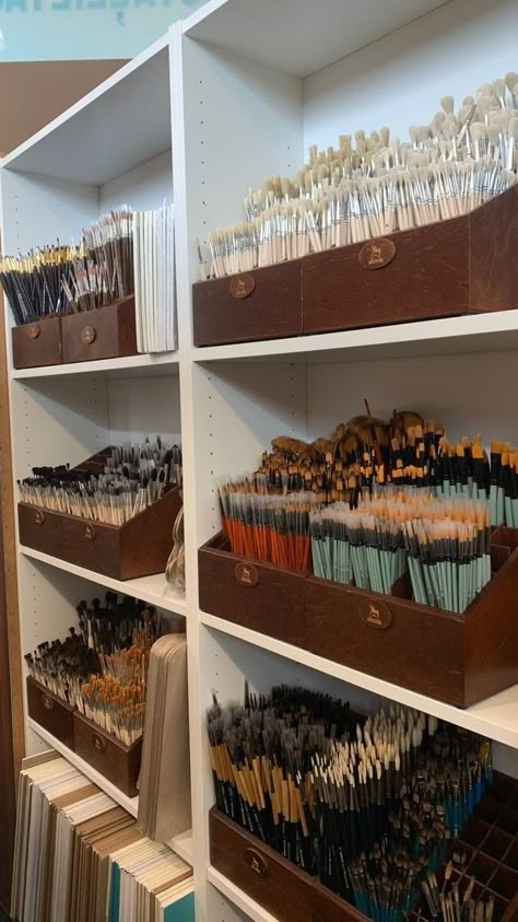 Art Supply Display, Art Equipment Aesthetic, Art Supply Aesthetic, Art Store Aesthetic, Paint Brushes Aesthetic, Art Shop Aesthetic, Art Supplies Aesthetic, Art School Aesthetic, Dream Art Room