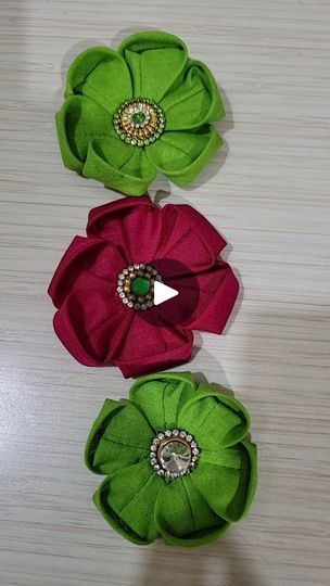 Flowers Blouse Design, Blouse Back Flower Design, Flower Blouse Designs, Blouse Flower Design, Flower Latkan, Sewing Instagram, Latkan Design, Latest Blouse Neck Designs, Magam Work Designs