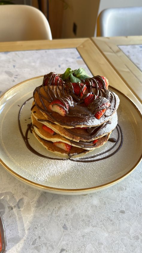 Nutella Pancakes Aesthetic, Pancakes Nutella, Nutella Pancakes, Strawberry Nutella, Strawberry Pancakes, Breakfast Ideas, Food For Thought, Nutella, Food Inspiration