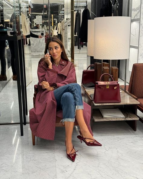 Stylish Jeans Outfit, Winter Dinner Outfit, Tamara Kalinic, Burgundy Outfit, Dinner On A Budget, Stylish Fall Outfits, Winter Dinner, Ootd Ideas, Dinner Outfits