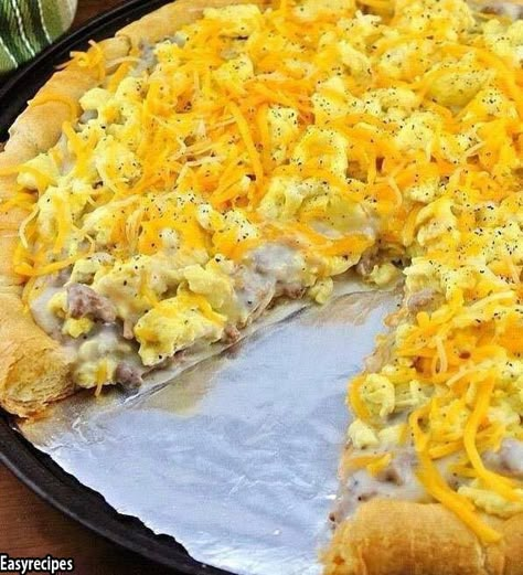 One of my absolute favorite ways to create a recipe is to combine two of my favorites into one easy dish. For this sausage gravy breakfast pizza, I did just that. Biscuits and gravy + Sausage Gravy Breakfast Pizza, Sausage Gravy Breakfast, Easy Biscuits, Sausage Gravy Recipe, Breakfast Pizza Recipe, Country Gravy, Pizza Logo, Breakfast Ideas Healthy, Crescent Dough