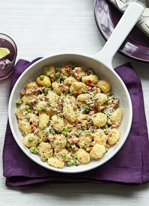 Gnocchi with peas and pancetta Gnocchi With Peas, Peas And Pancetta, Gnocchi Dinner, Gnocchi Recipes Easy, Pancetta Recipes, Gnocchi Dishes, Gnocchi Recipe, Pea Recipes, Summer Recipes Dinner