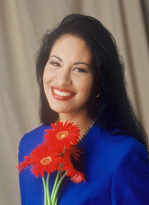 Selena Quintanilla Smile, Selena Quintanilla Photoshoot, Natalia Bryant, Selena Quintanilla Outfits, Selena Quintanilla Fashion, Selena Pictures, Professional Photoshoot, Female Role Models, Selena Q