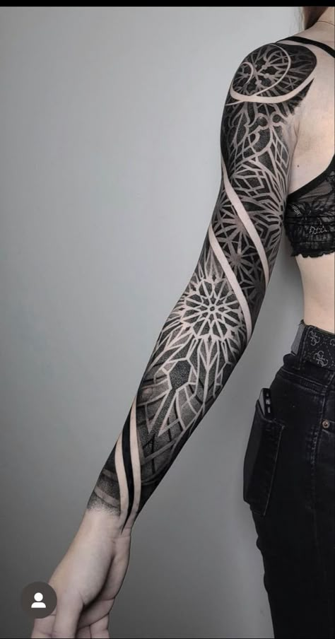 Whole Forearm Tattoos For Women, Blackout Shoulder Tattoo, Ornamental Geometric Tattoo, Blackout Geometric Tattoo, Tattoo Manga Mujer, Whole Arm Tattoos For Women, Geometric Tattoo Female, Ornamental Arm Tattoo, Geometric Arm Tattoo