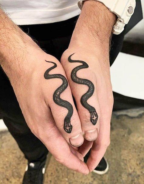 Bold snake tattoos on both thumbs by @blkttt - Creative thumb tattoos Tattoos For Women Delicate, Finger Tattoos With Meaning, Finger Tattoos For Women, Inner Finger Tattoo, Middle Finger Tattoos, Finger Tattoos For Couples, Thumb Tattoos, Realistic Rose Tattoo, Glyph Tattoo