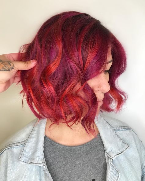 Red Purple Hair, Rock Hair, Vivid Hair, Sunset Hair, Rock Hairstyles, Vivid Hair Color, Diy Hair Color, Cute Hair Colors, Hair Color Burgundy