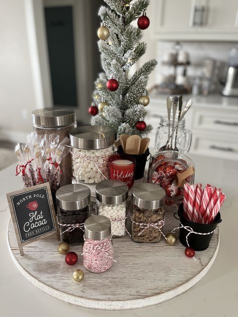 Cocoa Bar Ideas, Hot Cocoa Bar Ideas, Holiday Hot Cocoa Bar, Hot Cocoa Bar Christmas, Hot Chocolate Bar Party, Holiday Cookie Exchange Party, Christmas Hot Chocolate Bar, Hot Winter Drinks, Christmas Tree Decorations Ribbon