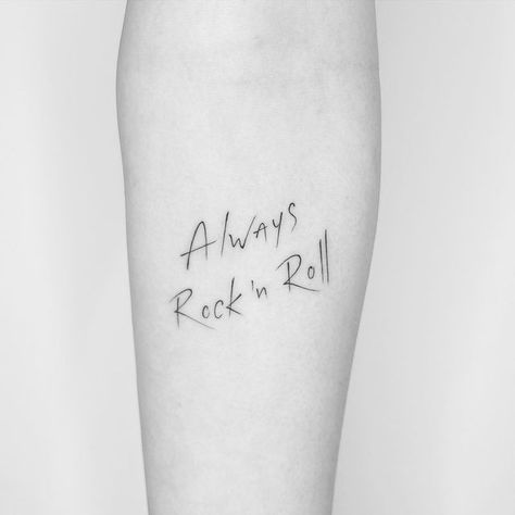 Rock And Roll Tattoo Ideas, Rock Music Tattoo, Tattoo Rock N Roll, Rock Band Tattoos, Rock And Roll Tattoo, Rock N Roll Tattoo, Freehand Lettering, Rock Tattoo, Free Hand Tattoo