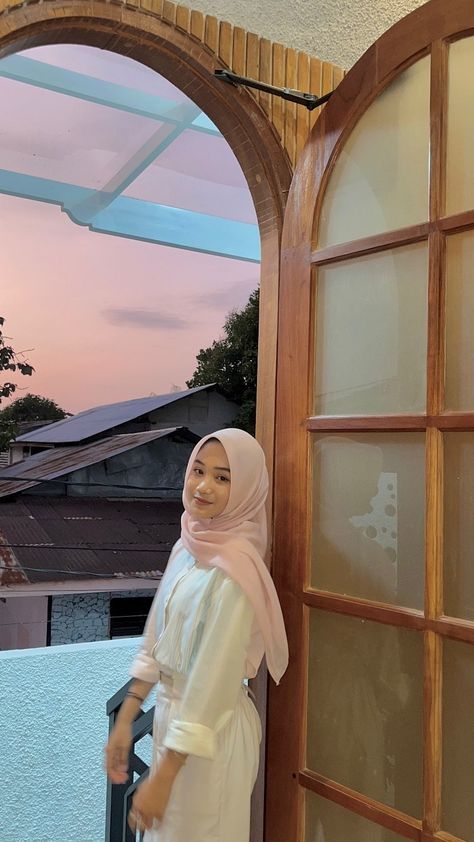 Ide Pose Foto Hijab, Outfit Bali, Selfie Hijab, Outfit Hijab Casual, Muslimah Style, Pose Fotografi, Hijab Aesthetic, Casual Hijab, Casual Hijab Outfit