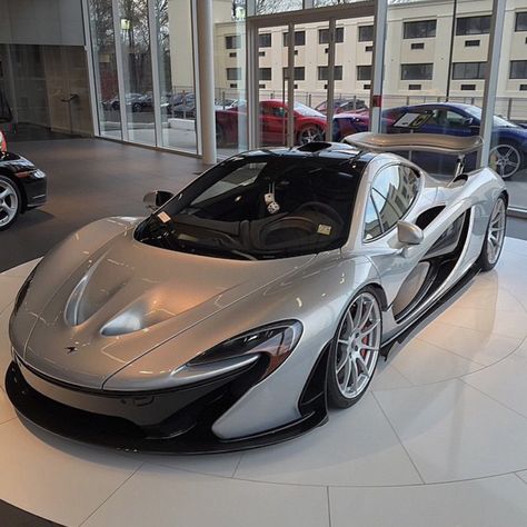 Silver Car Aesthetic, Silver Mclaren, Mclaren 750s, Mclaren Cars, Super Fast Cars, Silver Car, Pimped Out Cars, Cool Car Pictures, Mclaren P1