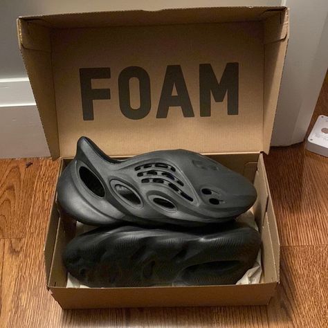 Foam Runner Onyx Size 9 Yeezy Foam Runner, Foam Runner, Yeezy Foam, Yeezy Foams, Onyx, Jewelry Watches, Plus Fashion, Outfit Inspo, Jeans Shoes