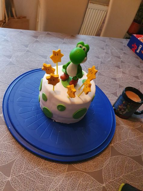 Yoshi Bday Party, Yoshi Birthday Cake, Yoshi Cake, Yoshi Party, Nintendo Birthday Party, Nintendo Cake, Mario Birthday Cake, Video Game Cakes, Mario Bros Birthday