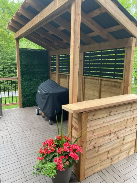 Grill Shade Structure, Grill Pergola On Deck, Outdoor Grilling Sheds, Diy Outdoor Grill Area, Bbq Pergola Ideas Grill Area, Bbq Shed Grill Area, Bbq Patio Ideas, Outdoor Kitchen With Fire Pit, Bbq Pergola