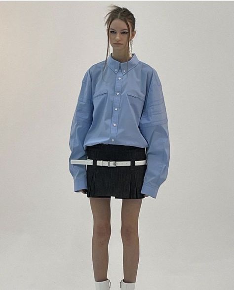 Mini Skirt Runway, Corset Mini Skirt, Skirt Runway, Ugly Outfits, Fashion Victim, Summer Style Casual, Dope Outfits, Blue Shirt, Aesthetic Outfits