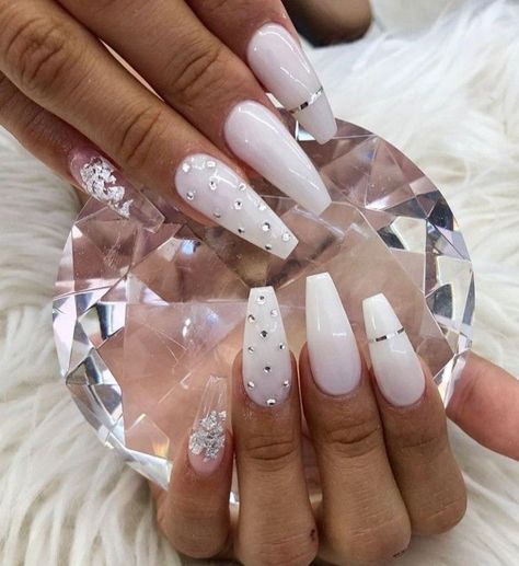 White Silver Foil Nails, White And Silver Wedding Nails For Bride, Milk White Nails With Rhinestones, White Powder Nails With Design, White Gem Nails, Ongles Blanc Laiteux Nail Art, Nail Designs With Stones, Silver Foil Nail Art, White And Silver Nail Designs