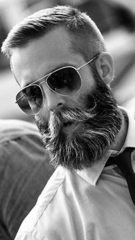 Bart Styles, Short Hair With Beard, Beard And Mustache Styles, Handlebar Mustache, Man With A Beard, Beard Envy, Mustache Styles, Best Beard Styles, Beard Hairstyle