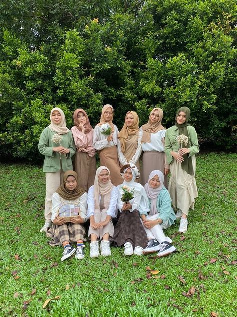 Ootd Earth Tone Hijab, Earth Tone Ootd, Earth Tone Outfits Women, Earth Tone Hijab, Earth Tone Outfits Aesthetic, Outfit Vintage Hijab, Yearbook Outfit Ideas, Earth Tone Outfits Men, Outfit Earth Tones