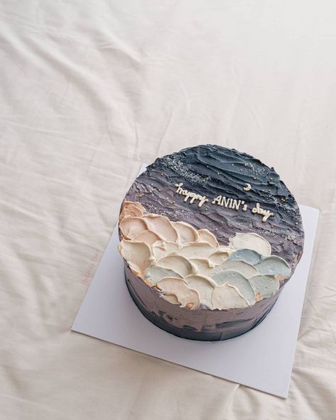 sky painting korean aesthetic cake with clouds Korean Aesthetic Cake, Cake With Clouds, Sky Cake, Cake Korean, Bollywood Theme Party, Painting Cake, Painted Sky, Bollywood Theme, Aesthetic Cake