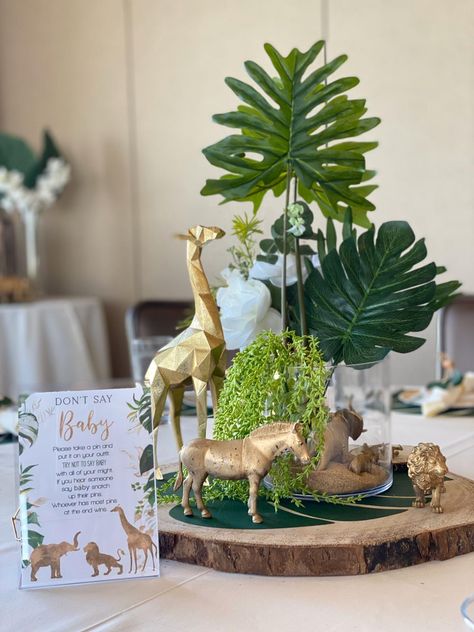 Jungle Centerpieces, Safari Centerpieces, Safari Baby Shower Decorations, Wild Baby Shower, Safari Baby Shower Boy, Jungle Thema, Baby Shower Safari Theme, Wild Birthday Party, Deco Jungle