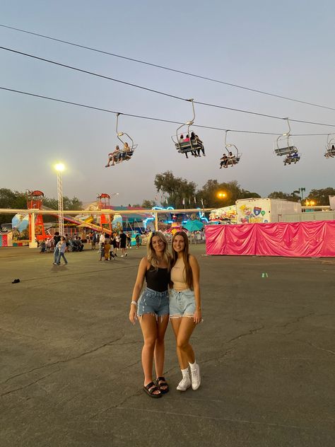 Carnival Date Outfit, Carnival Date, Fair Outfits, County Fair, Amusement Parks, Date Outfits, Jean Outfits, No Instagram, Dolores Park