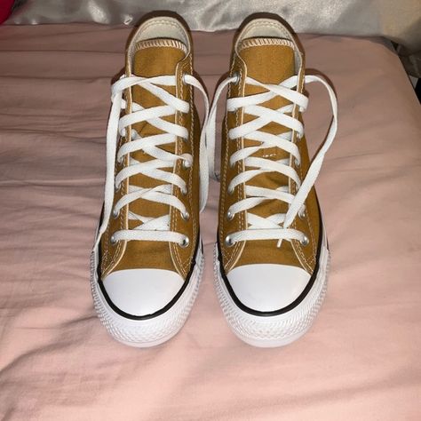 Women’s converse Burnt Honey, Converse Shop, Converse, Jewelry Watches, Plus Fashion, Outfit Inspo, Jeans Shoes, Styling Tips, Closet