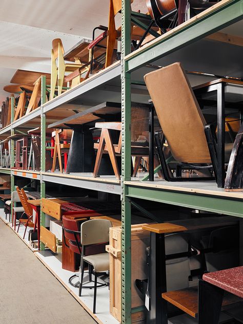 Museum Exhibition Design Display, Warehouse Organization, Furniture Exhibition, Museum Storage, Props Storage, Museum Exhibition Design, Warehouse Design, Vitra Design Museum, Vitra Design