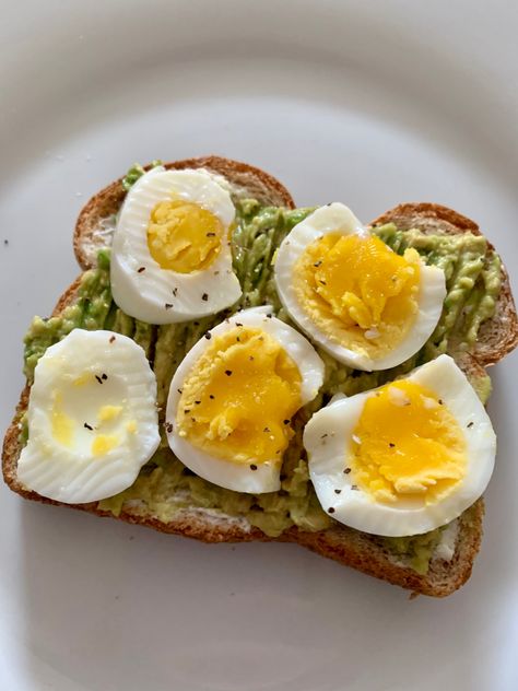 Avocado Egg Toast Aesthetic, Boiled Eggs Toast, Avocado Egg Breakfast, Avocado And Egg Toast, Avocado Egg Toast, Avocado Toast With Egg, Egg And Toast, Avocado And Egg, The Boiled Egg Diet