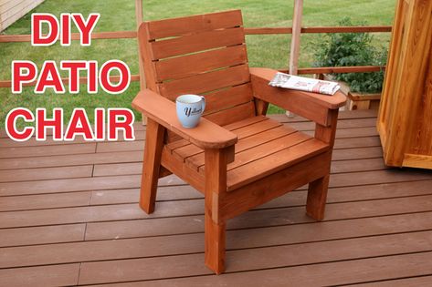 Kursi Outdoor, Patio Chairs Diy, Wood Patio Chairs, Chairs Diy, Building A Patio, Modern Outdoor Chairs, Diy Projects Plans, Wooden Patios, Diy Outdoor Furniture Plans