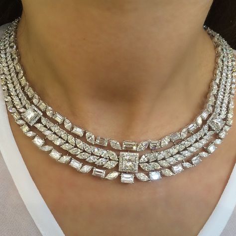 Diamond necklace by Maria Gaspari #Bjc #Jewelleryarabia2014 Bijoux Art Deco, Diamond Necklace Designs, Diamond Jewelry Designs, Popular Jewelry, Gorgeous Jewelry, Stunning Jewellery, Gorgeous Necklaces, Exquisite Jewelry, Modern Jewelry