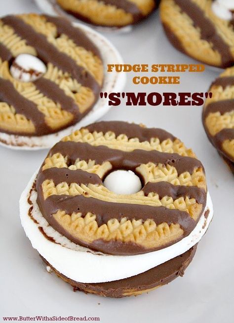 Fudge Stripe Cookies, Campfire Desserts, Smores Dessert, Biscuits Graham, Camping Desserts, Smores Cookies, Campfire Food, Campfire Cooking, S'mores