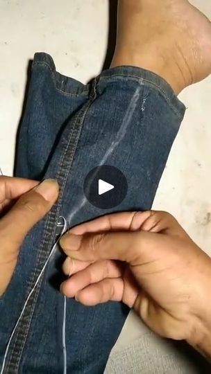 1.9M views · 8.2K reactions | This is how to sew jeans that are too wide at the legs. If you want to know how to slim jeans, let's watch this video reel. #jeans #everyone #sewing #Everyone | Tips dan trik menjahit Sew Jeans, Sewing Jeans, Wide Jeans, How To Sew, Slim Jeans, Wide Leg Jeans, Leg Jeans, Wide Leg, Sewing