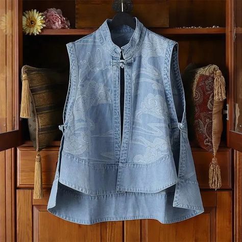 Joker Fashion, Vintage Denim Vest, Denim Waistcoat, Fall Outfits Y2k, Denim Fashion Women, Simple Aesthetic, Sleeveless Cardigan, Vest Coat, Solid Clothes