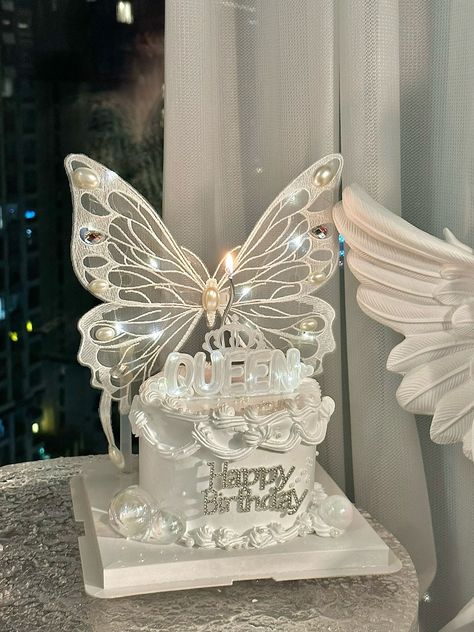 Items Included: 1. Butterfly Designed LED Light Cake Topper x 1  2. Gems Glittered Shinning HP Plate x 1 3. 3-4cm Rainbow Crystal Ball x 3 *Items are for display only and uneatable* Estimated shipping days for delivery: US/UK : 14-20 days Australia: 12-18 days EU : 10-18 days Light Cake, Fairy Garden Birthday Party, Butterfly Birthday Party, Garden Party Birthday, Garden Birthday, Butterfly Cakes, Themed Birthday Cakes, Butterfly Birthday, Fabric Flowers Diy